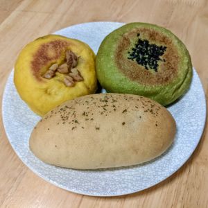 Slow Bakes Bread at Real Food 真食 - Orchard in Central Singapore
