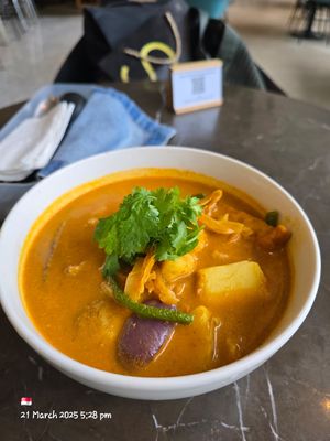 Curry noodle at Real Food 真食 - Orchard in Central Singapore