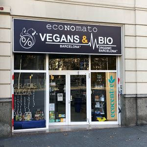 New name and shop front! at COCO VEGANS | Antes VEGANS & BIO in Barcelona