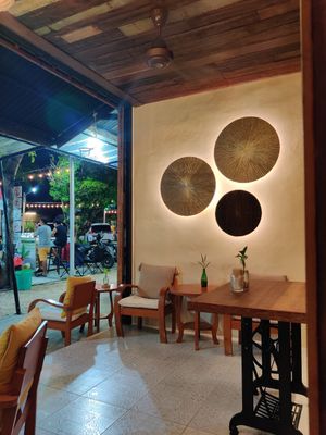 Sitting area at Annie Sweetery & Eatery - Bo Put in Koh Samui