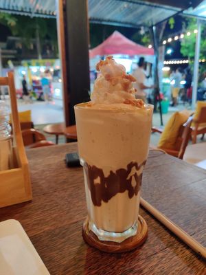 Chunky monkey smoothie at Annie Sweetery & Eatery - Bo Put in Koh Samui