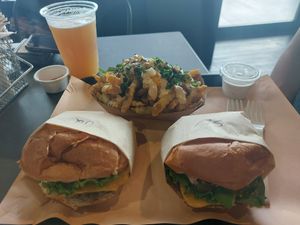  at UNiQ Burger in Scottsdale