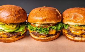  at UNiQ Burger in Scottsdale