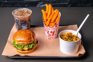  at UNiQ Burger in Scottsdale