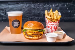  at UNiQ Burger in Scottsdale