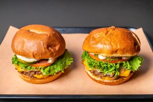  at UNiQ Burger in Scottsdale