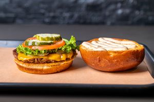  at UNiQ Burger in Scottsdale