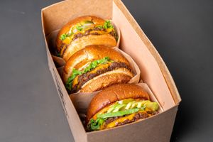  at UNiQ Burger in Scottsdale