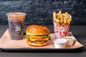  at UNiQ Burger in Scottsdale