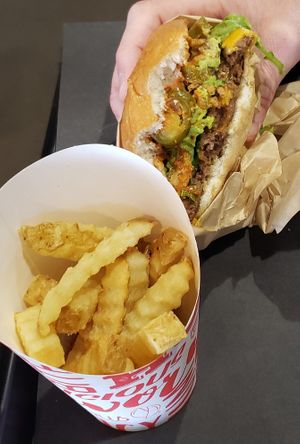  at UNiQ Burger in Scottsdale