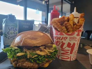  at UNiQ Burger in Scottsdale