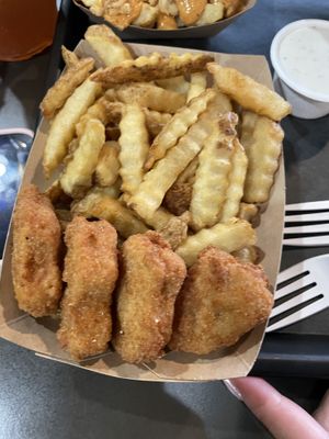 Nugs  at UNiQ Burger in Scottsdale