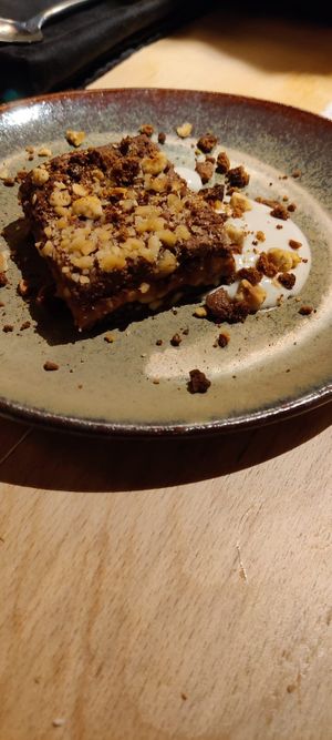 Gâteau chocolat "snickers" at Verdō in Brussels
