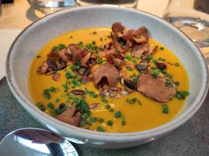 Jerusalem artishoke and winter vegetables soup at Verdō in Brussels