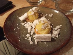 Meringue and lemon cake at Verdō in Brussels