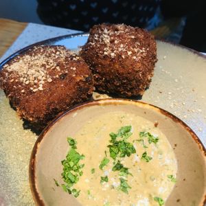 Croquettes de poireaux en entrée   at Verdō in Brussels