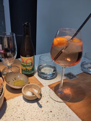 Spritz and zinnebir at Verdō in Brussels