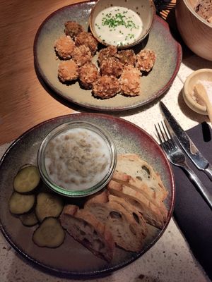 Cromesquis de légumes et rillettes d'artichauts at Verdō in Brussels
