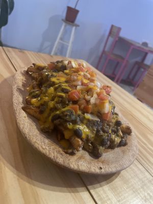 Fries with vegetables (Poutine) #Veganuary at Vegano O No in Panama City