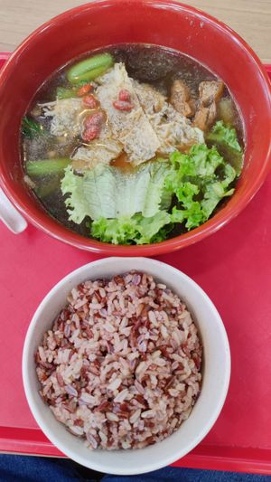❤️ Vegan Bak Kut Teh w/ Brown Rice - Even day special at Yi Su Pin 一素品 - Chinatown in Central Singapore