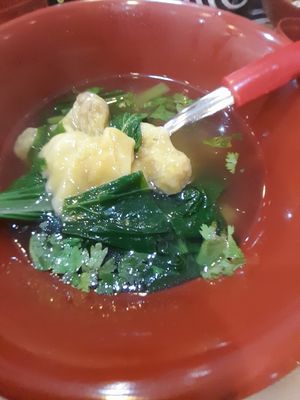 Homemade wanton soup at Yi Su Pin 一素品 - Chinatown in Central Singapore
