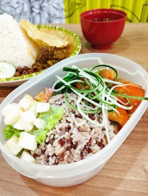 Mushroom with Tofu Braised Rice  at Yi Su Pin 一素品 - Chinatown in Central Singapore