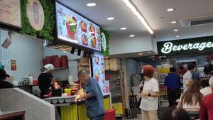 A nice vegan choice at China Town at Yi Su Pin 一素品 - Chinatown in Central Singapore