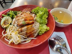 Veg "chicken" rice $5.50 (+$0.50 extra rice) at Yi Su Pin 一素品 - Chinatown in Central Singapore