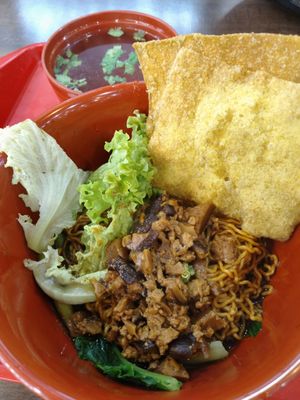 Sarawak kolo noodles $5 at Yi Su Pin 一素品 - Chinatown in Central Singapore