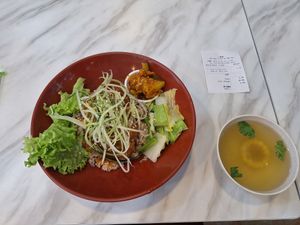 Number 13: Thai sauce crispy vegan chicken with brown rice menu at Yi Su Pin 一素品 - Chinatown in Central Singapore