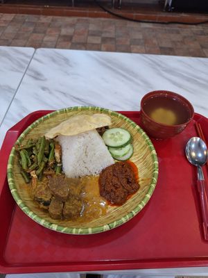 Nasi Lemak at Yi Su Pin 一素品 - Chinatown in Central Singapore
