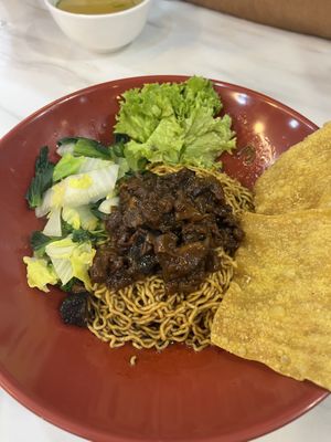 Mushroom Sarawak kolo dry noodles   at Yi Su Pin 一素品 - Chinatown in Central Singapore