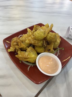 Fried wontons   at Yi Su Pin 一素品 - Chinatown in Central Singapore