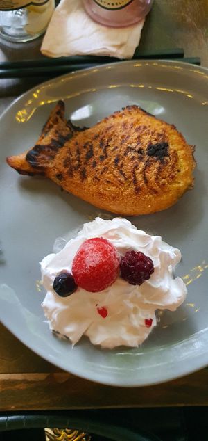 Taiyaki relleno de chocotofu y cremita deliciosaaa, el taiyaki igual se puede pedir para llevar at Vegan Ramen Mei - Condesa in Mexico City