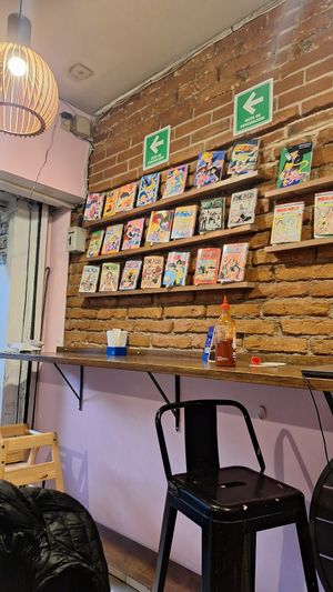 Muy cute el lugar, hasta con ánime hay at Vegan Ramen Mei - Condesa in Mexico City