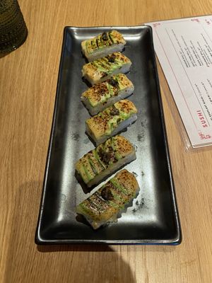 Torched and Pressed sushi #Veganuary at Planta Queen in Chicago