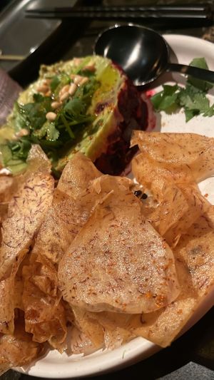 Avocado lime tartare with beets as “tuna” 5/5 VERY delicious  #Veganuary at Planta Queen in Chicago