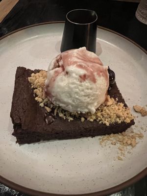 Chocolate cake #Veganuary at Planta Queen in Chicago