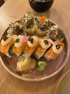 Sushis philadelphia (« saumon » et fromage frais vg) et crispy mushroom  at Bloom Sushi - Quartier des Spectacles in Montreal