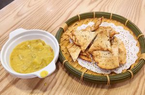 Naan with Curry 招牌手工薄餅 配咖哩 (Photo by Siu Wing Wing) at Veggie Sincere - 善祥素食 in New Territories