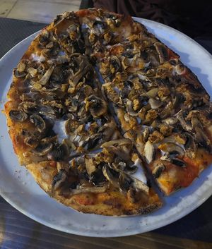 Vienna pizza (pinse)  at Veghometro in Rome