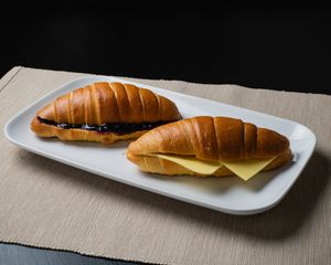  at The Den - A plant-based experience in Oeiras