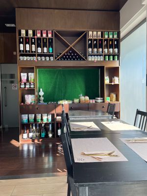 Inside at The Den - A plant-based experience in Oeiras