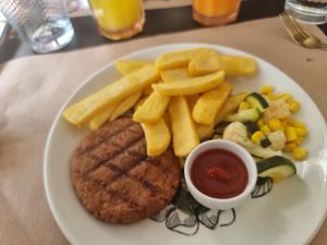  at The Den - A plant-based experience in Oeiras