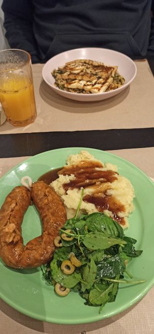  at The Den - A plant-based experience in Oeiras