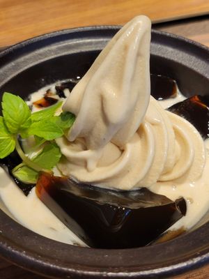 Coffee jelly oat milk soft serve at Cafe Tarot - カフェタロ in Tokyo