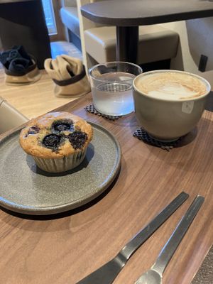 Blueberry muffin (gf) and caramel latte   at Cafe Tarot - カフェタロ in Tokyo