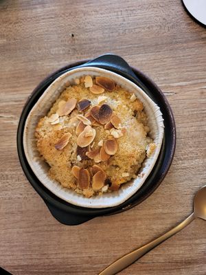 Crumble pommes poires amandes at Selma Alabama in Bayeux