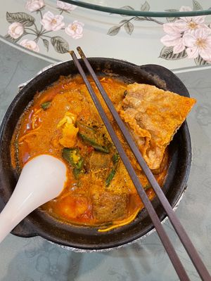 Claypot Dry Curry Organic Yee Mee RM14.90 (specials for the day)
 at Botanique Vegetarian Private Kitchen in Petaling Jaya