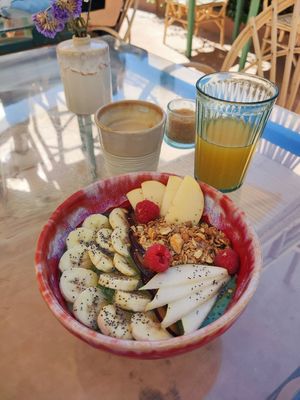 Smoothie bowl at Pikala Cafe in Marrakech